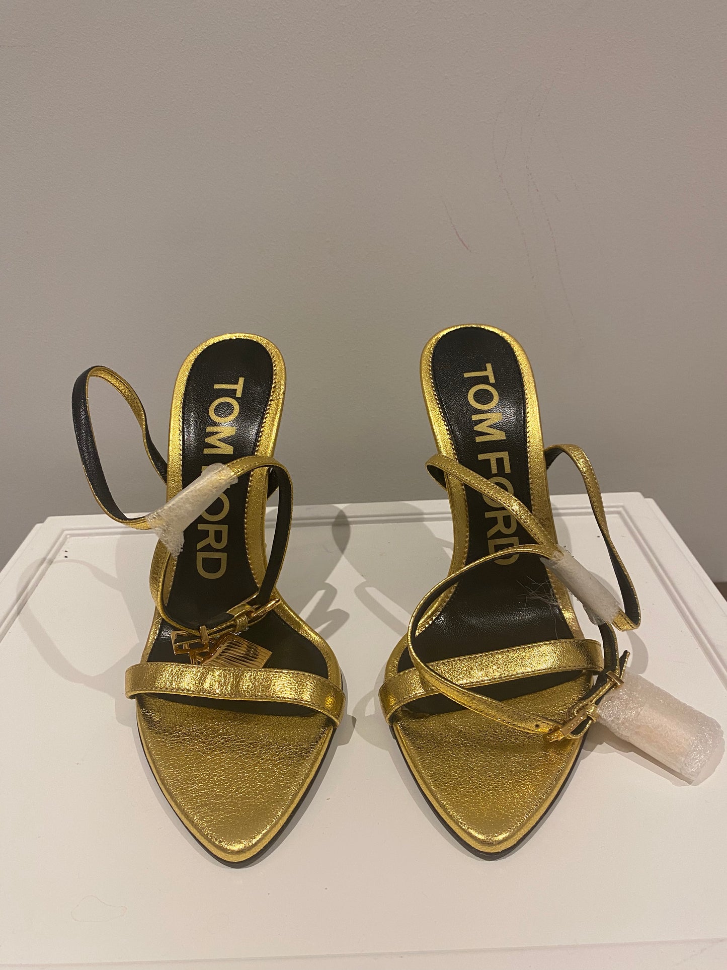Tom Ford Padlock Sandals – Laminated Nappa Leather, Metallic Gold (EU 37)