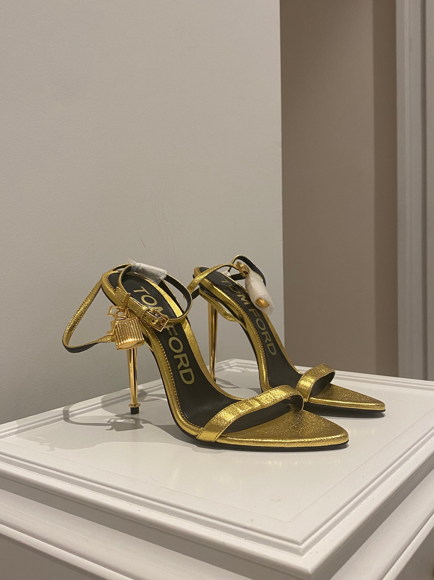Tom Ford Padlock Sandals – Laminated Nappa Leather, Metallic Gold (EU 37)