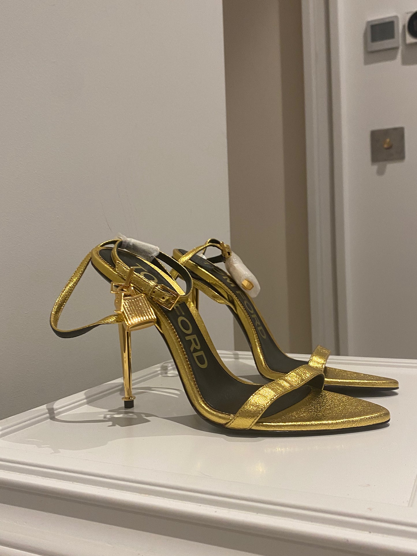 Tom Ford Padlock Sandals – Laminated Nappa Leather, Metallic Gold (EU 37)