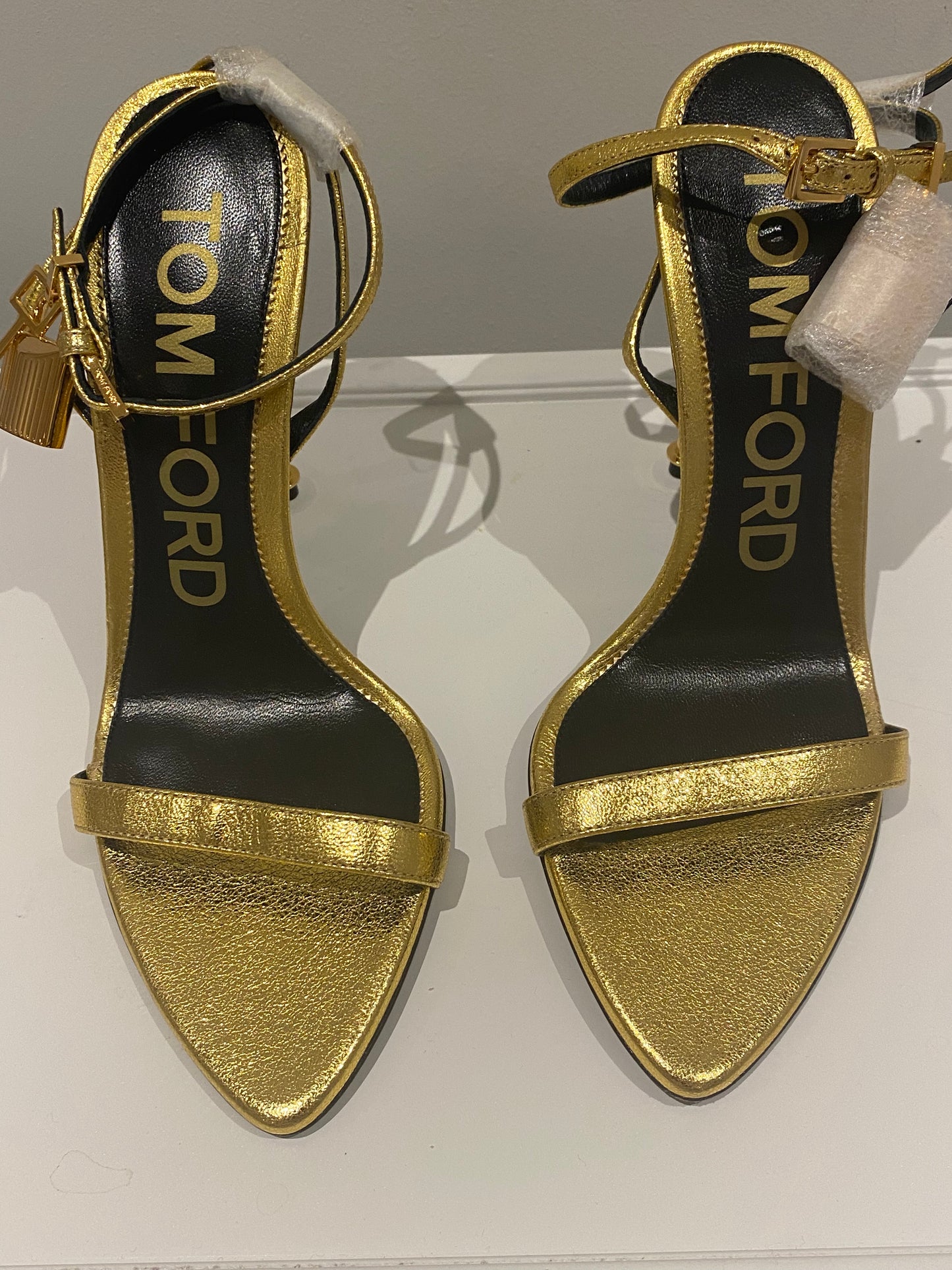 Tom Ford Padlock Sandals – Laminated Nappa Leather, Metallic Gold (EU 37)