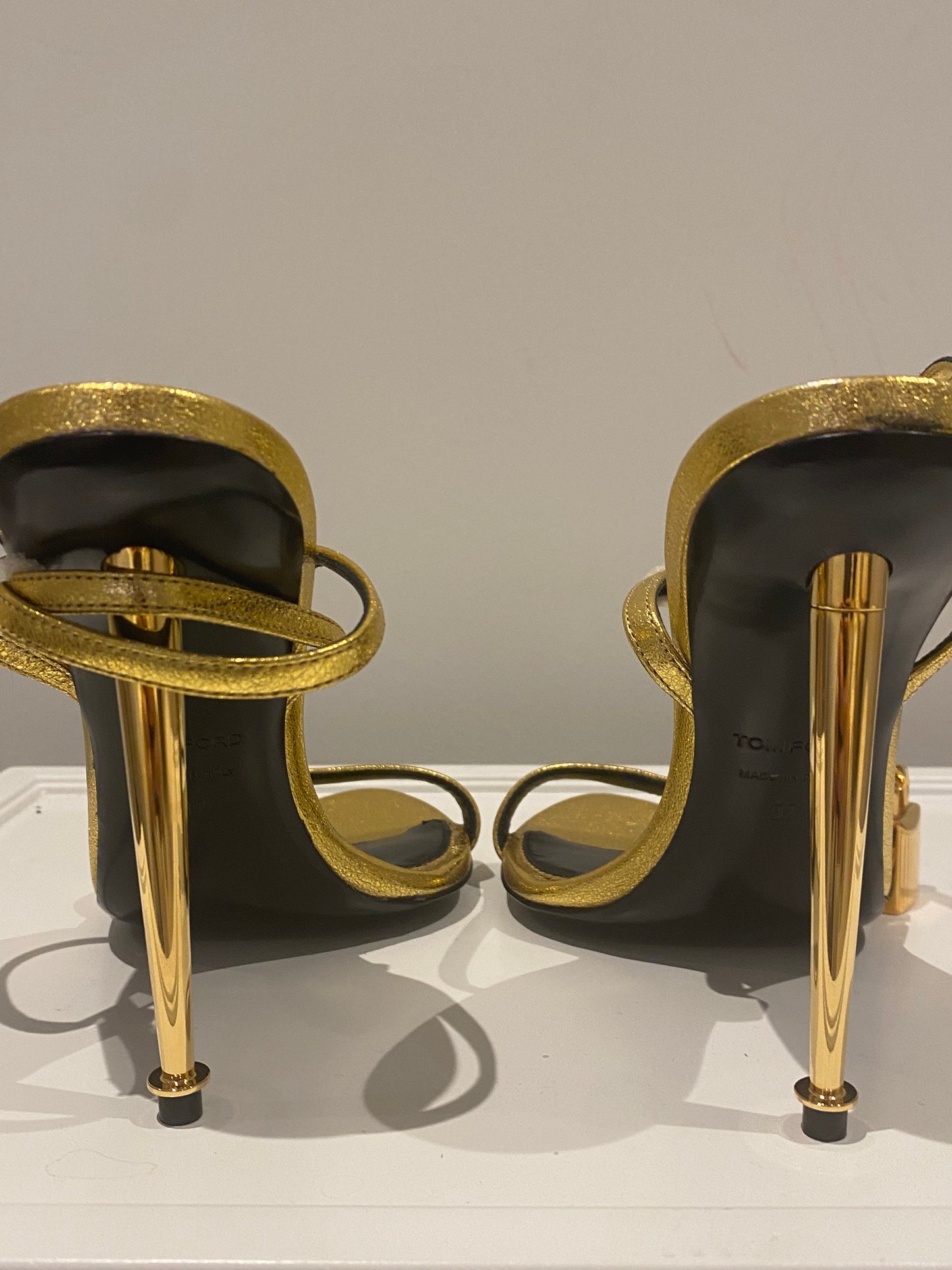 Tom Ford Padlock Sandals – Laminated Nappa Leather, Metallic Gold (EU 37)