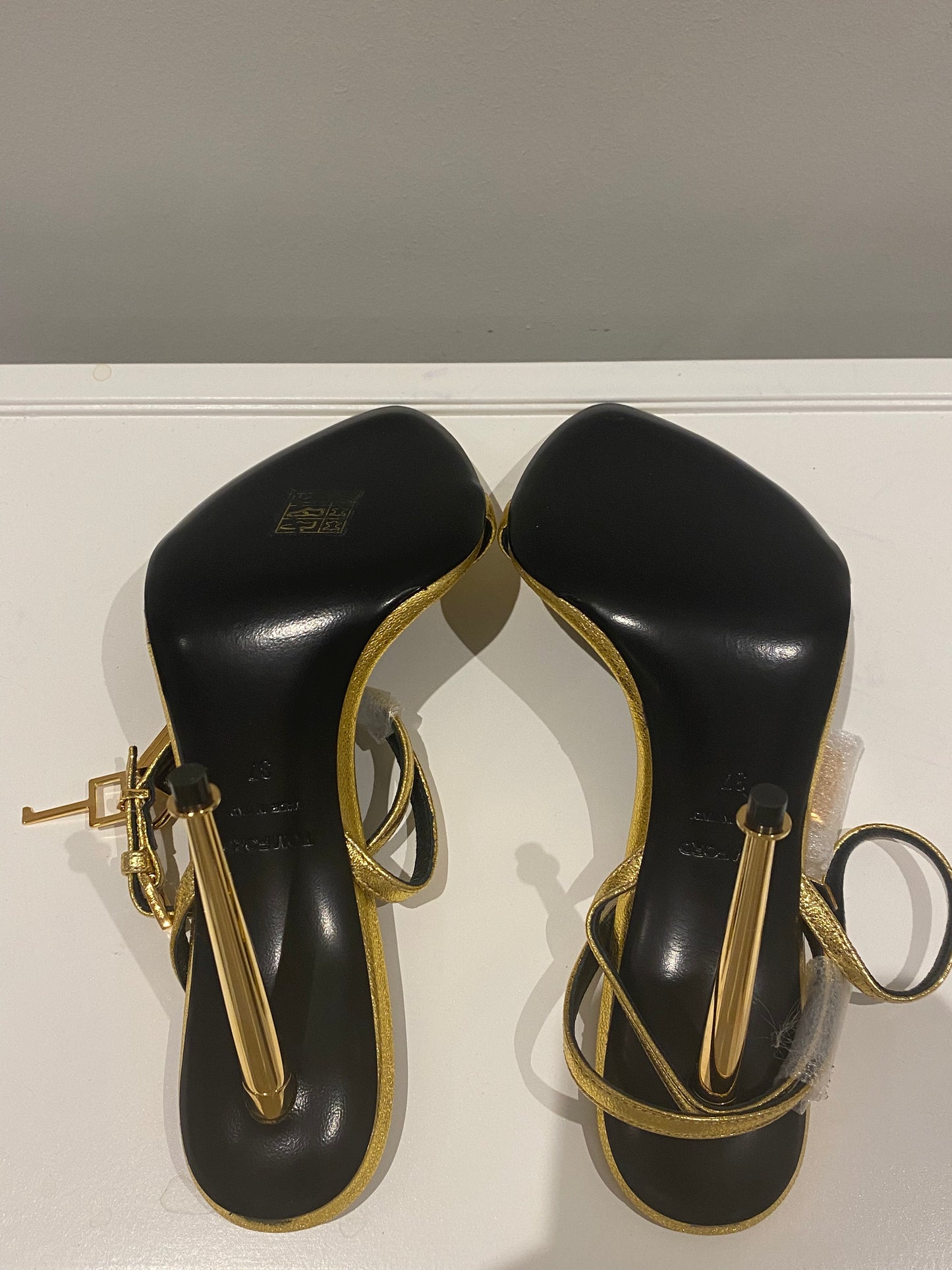 Tom Ford Padlock Sandals – Laminated Nappa Leather, Metallic Gold (EU 37)